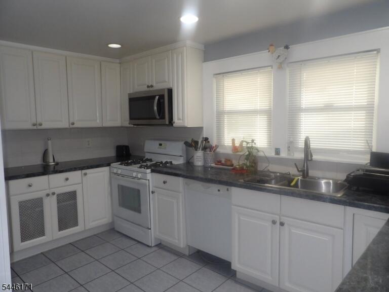 Property listing MLS 4040172 photo 11
