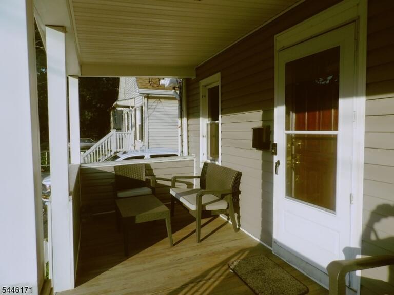 Property listing MLS 4040172 photo 3