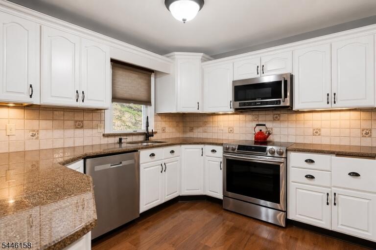 Property listing MLS 4040191 photo 3