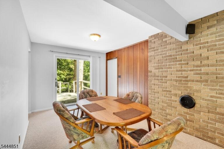 Property listing MLS 4040193 photo 10