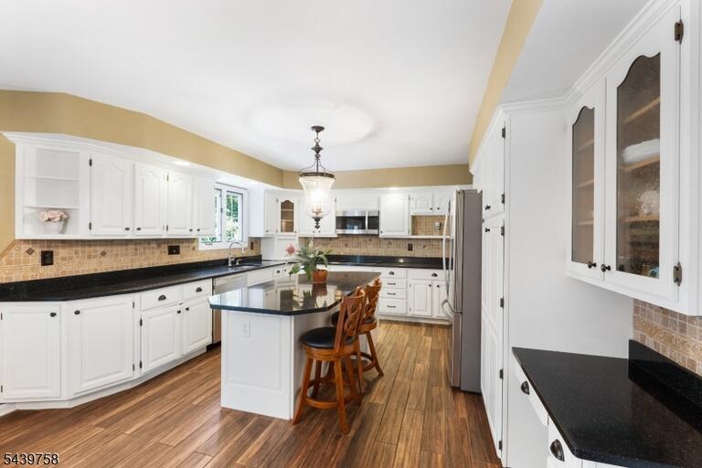 Property listing MLS 4040209 photo 11