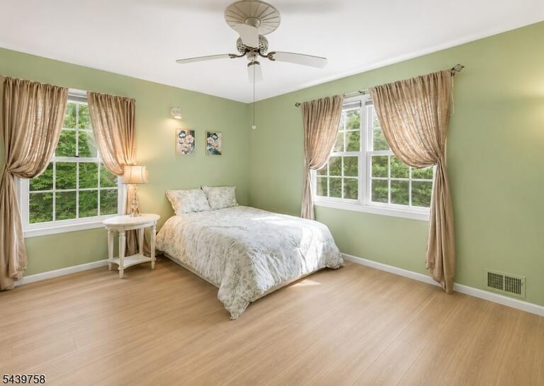 Property listing MLS 4040209 photo 24