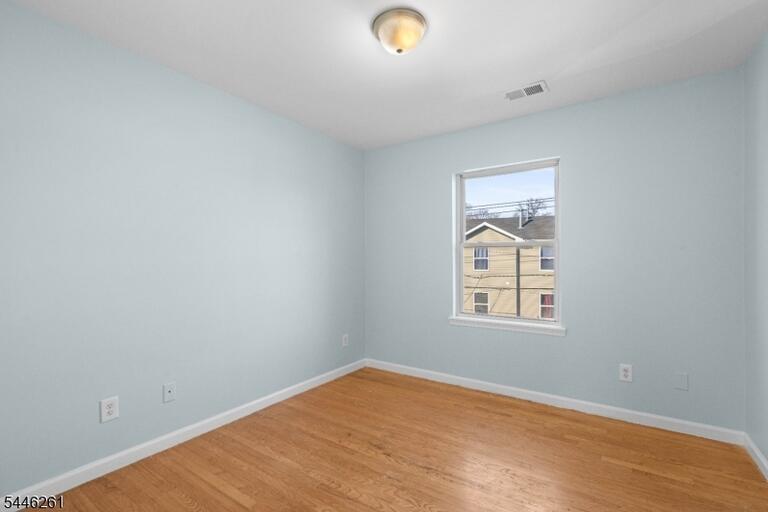 Property listing MLS 4040246 photo 14