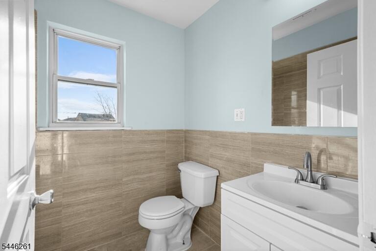 Property listing MLS 4040246 photo 17