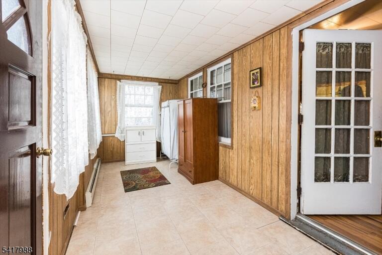 Property listing MLS 4040293 photo 3