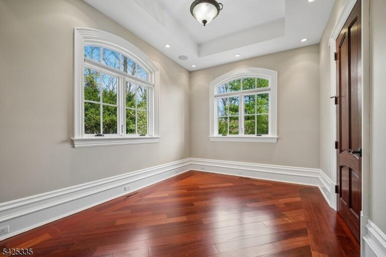 Property listing MLS 4040330 photo 15