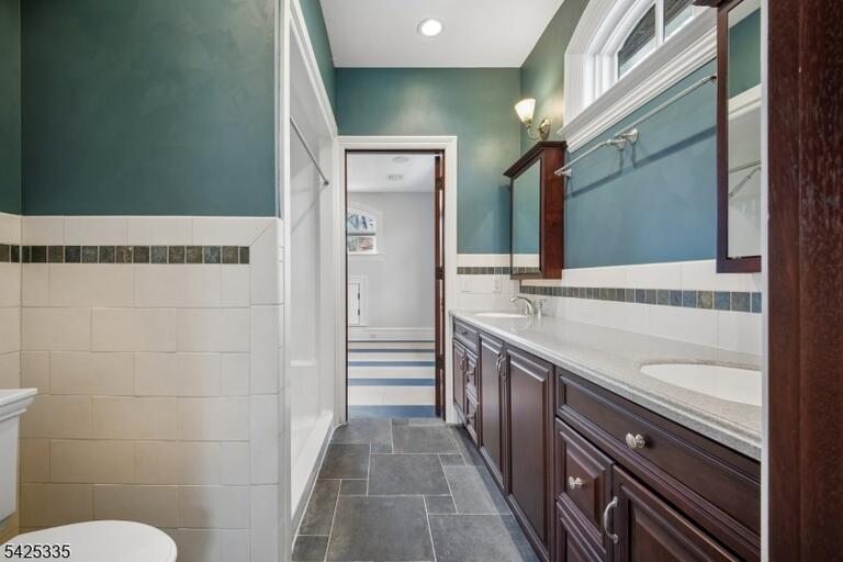 Property listing MLS 4040330 photo 21