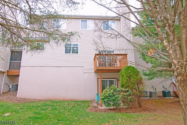 Property listing MLS 4040439 photo 32