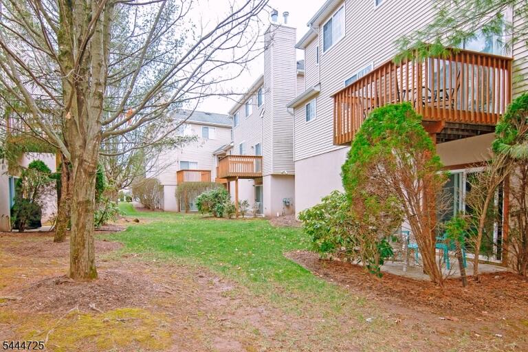 Property listing MLS 4040439 photo 33