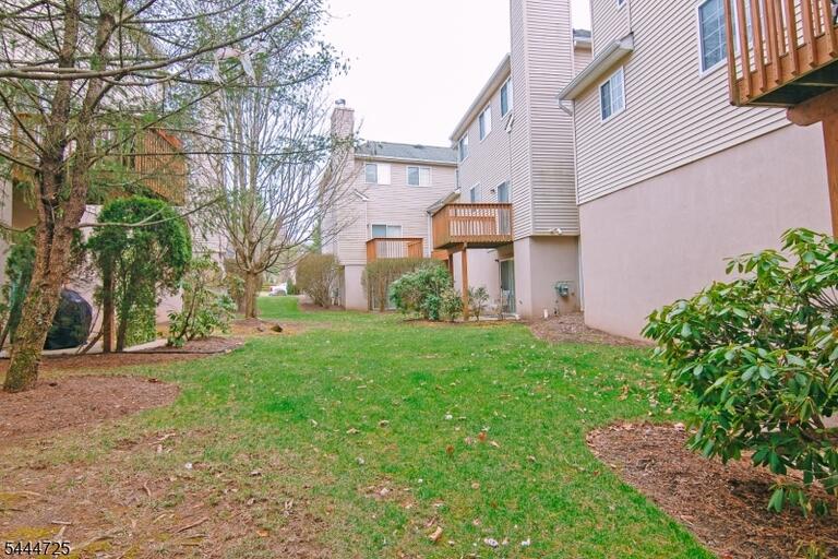 Property listing MLS 4040439 photo 34
