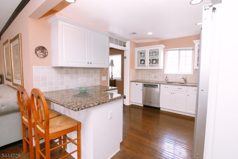 Property listing MLS 4040439 photo 5