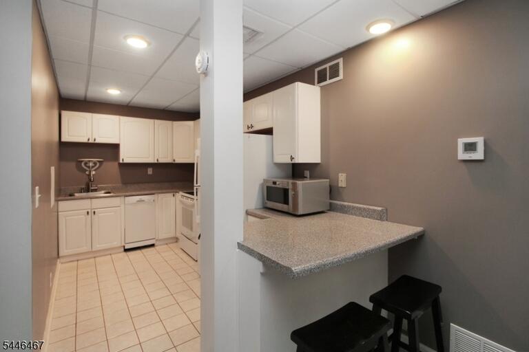 Property listing MLS 4040460 photo 33