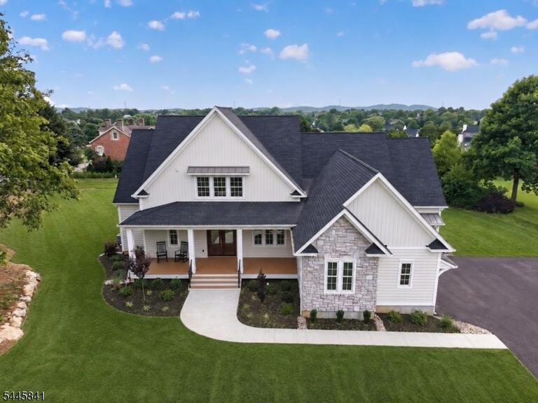Property listing MLS 4040461 photo 1