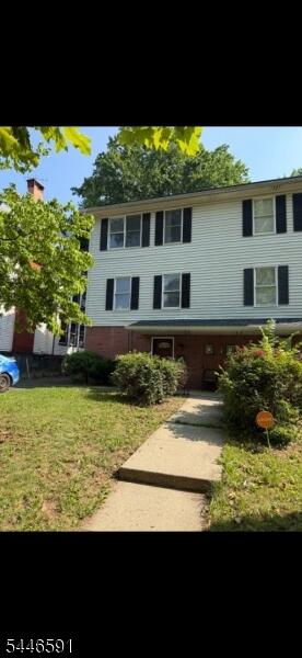 Property listing MLS 4040504 photo 1