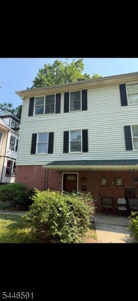 Property listing MLS 4040504 photo 2