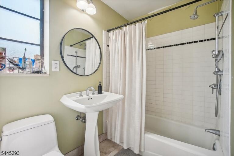 Property listing MLS 4040513 photo 11