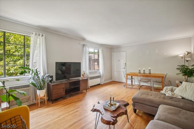 Property listing MLS 4040513 photo 4