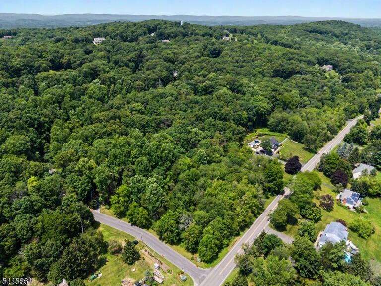 Property listing MLS 4040554 photo 1