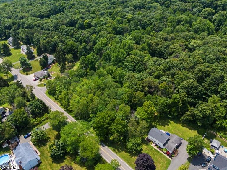 Property listing MLS 4040554 photo 10