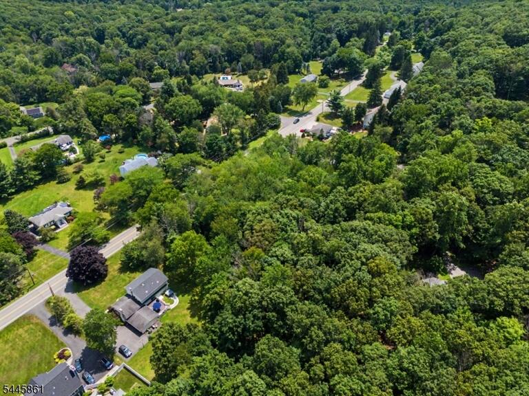 Property listing MLS 4040554 photo 11