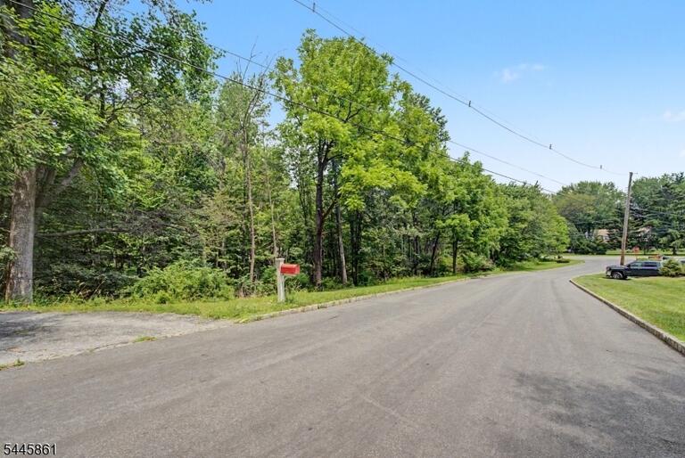 Property listing MLS 4040554 photo 15