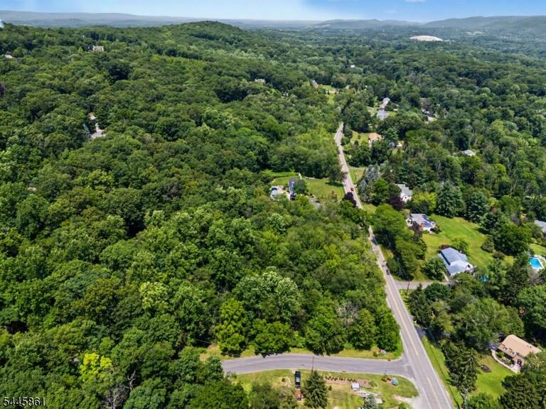Property listing MLS 4040554 photo 6