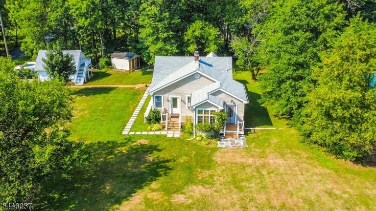Property listing MLS 4040604 photo 1