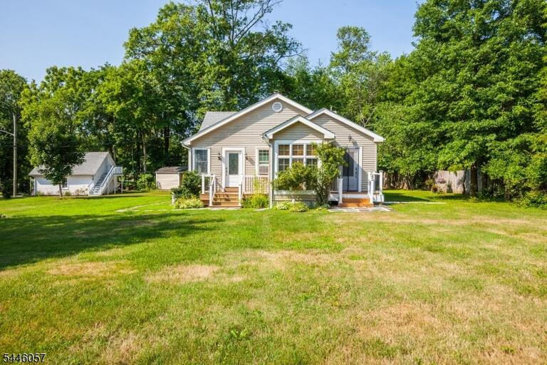 Property listing MLS 4040604 photo 11