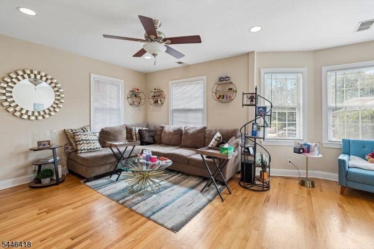 Property listing MLS 4040653 photo 13
