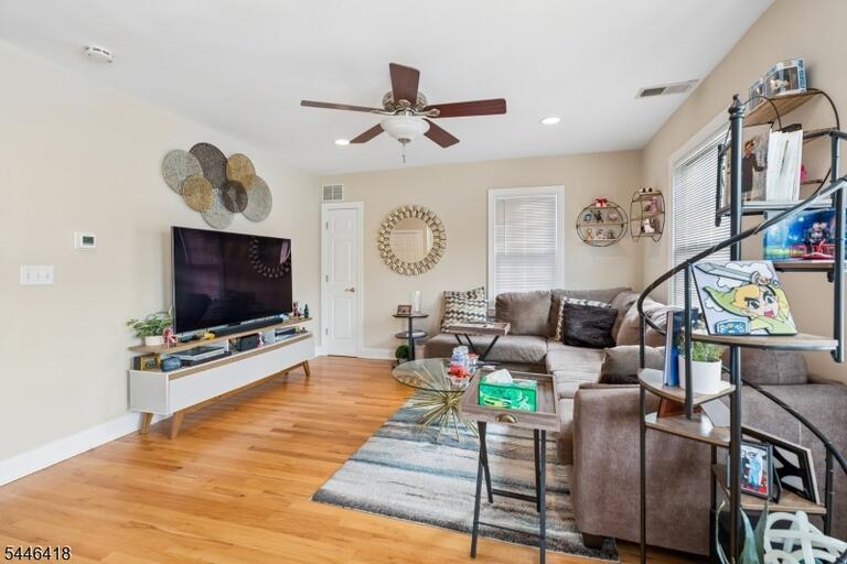 Property listing MLS 4040653 photo 14