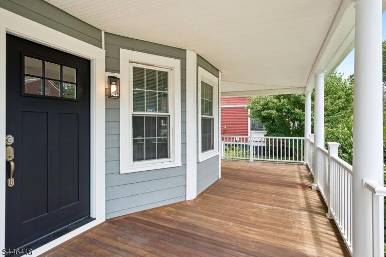 Property listing MLS 4040653 photo 2