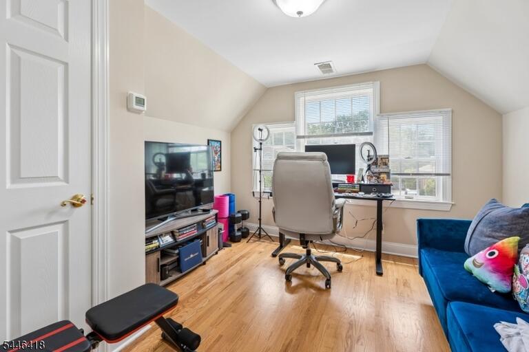 Property listing MLS 4040653 photo 21