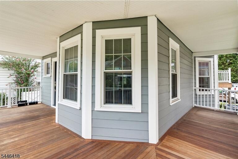 Property listing MLS 4040653 photo 3
