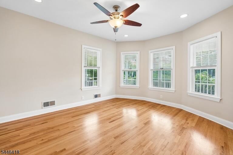 Property listing MLS 4040653 photo 5