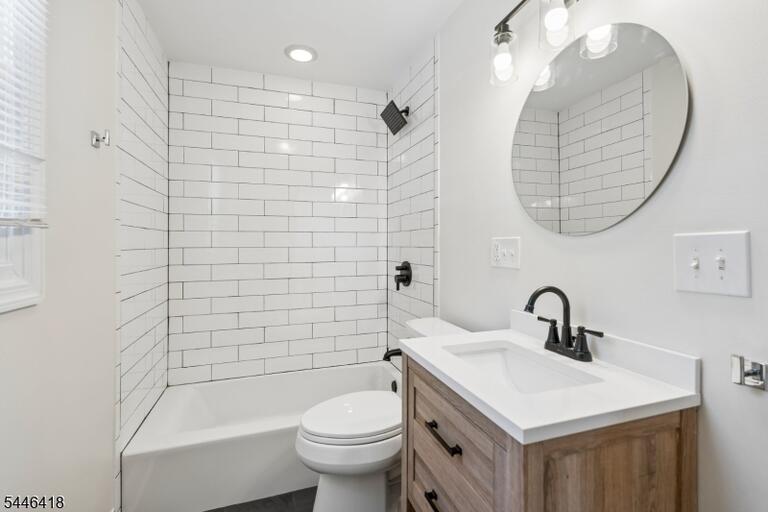 Property listing MLS 4040653 photo 9