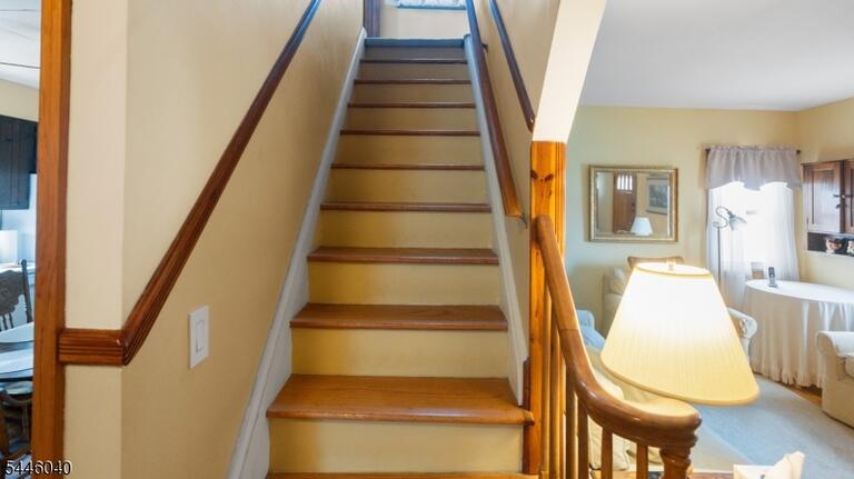 Property listing MLS 4040850 photo 24