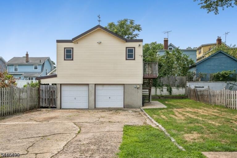 Property listing MLS 4040908 photo 25