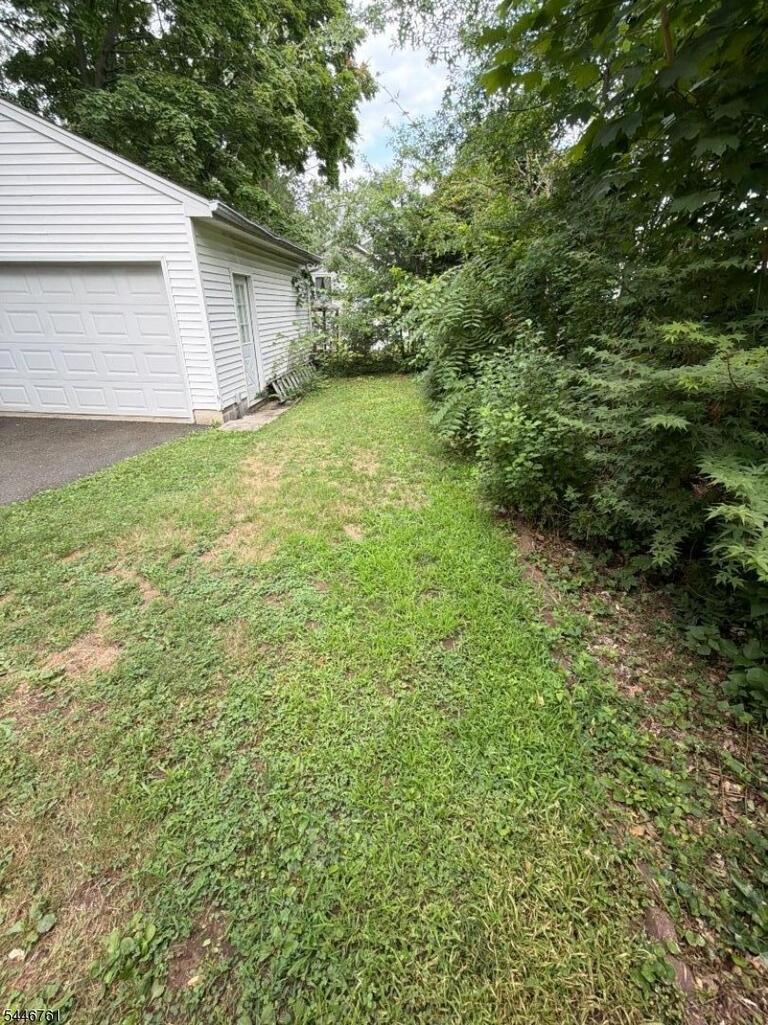 Property listing MLS 4040915 photo 19