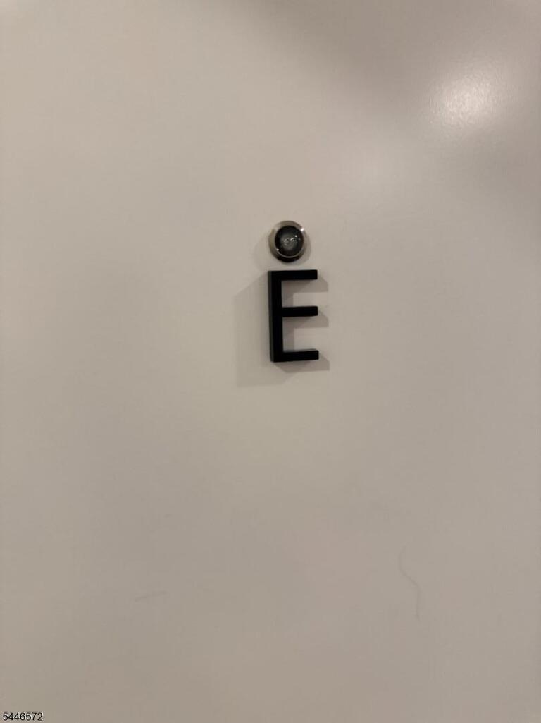 Property listing MLS 4040948 photo 15