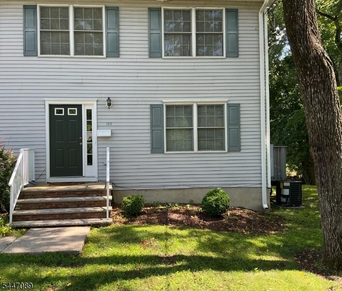 Property listing MLS 4040982 photo 1