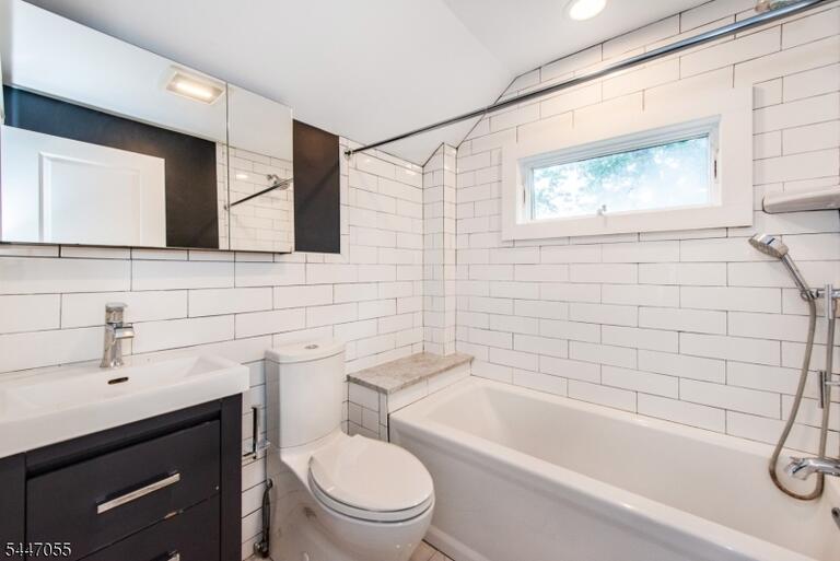 Property listing MLS 4041011 photo 18