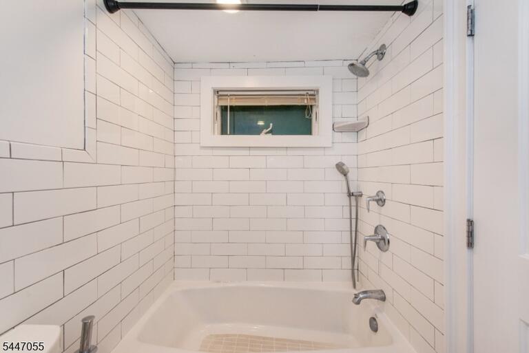 Property listing MLS 4041011 photo 23