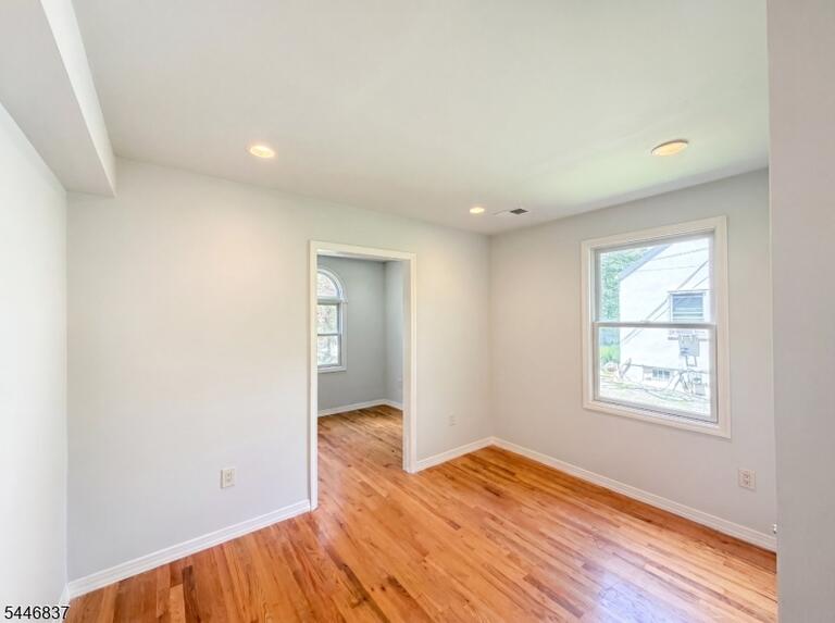 Property listing MLS 4041098 photo 12
