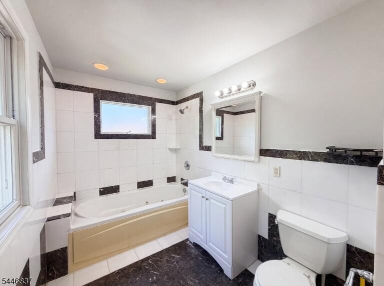 Property listing MLS 4041098 photo 14