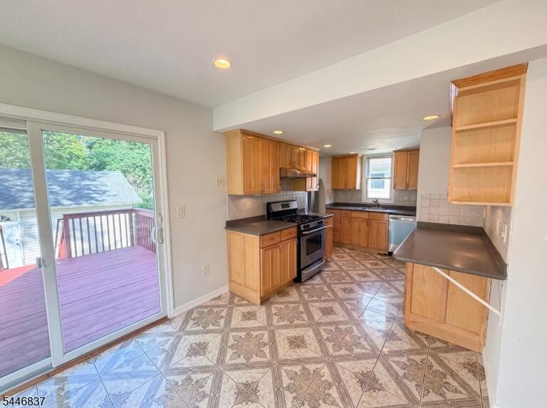 Property listing MLS 4041098 photo 2