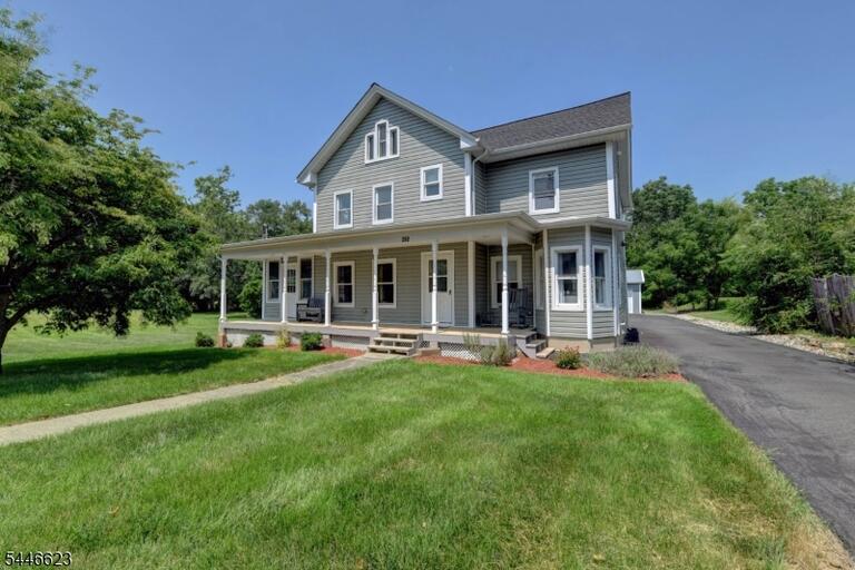 Property listing MLS 4041110 photo 2
