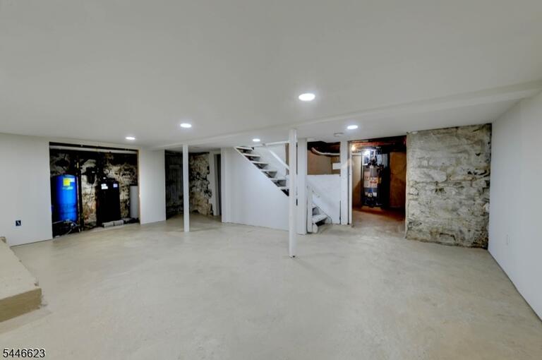 Property listing MLS 4041110 photo 33
