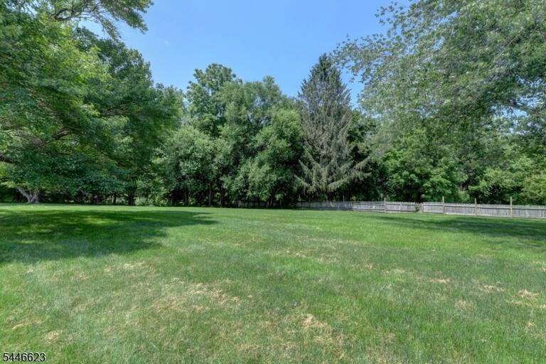 Property listing MLS 4041110 photo 39