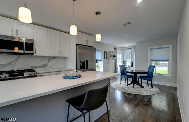 Property listing MLS 4041110 photo 9