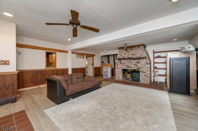 Property listing MLS 4041155 photo 10